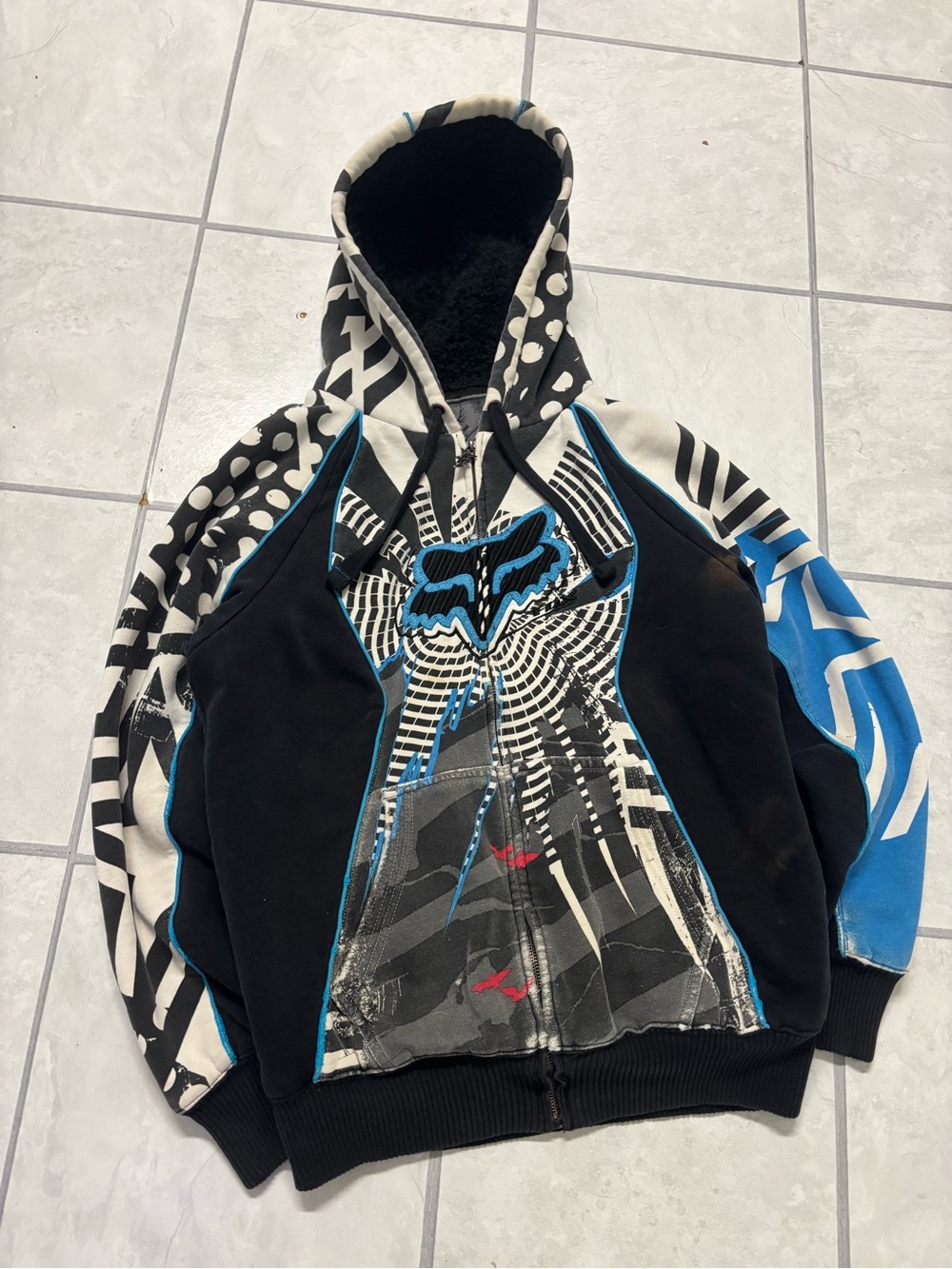 Vintage Fox Racing x Sasquatch Black, White & Blue Graphic Zip Hoodie Size Large